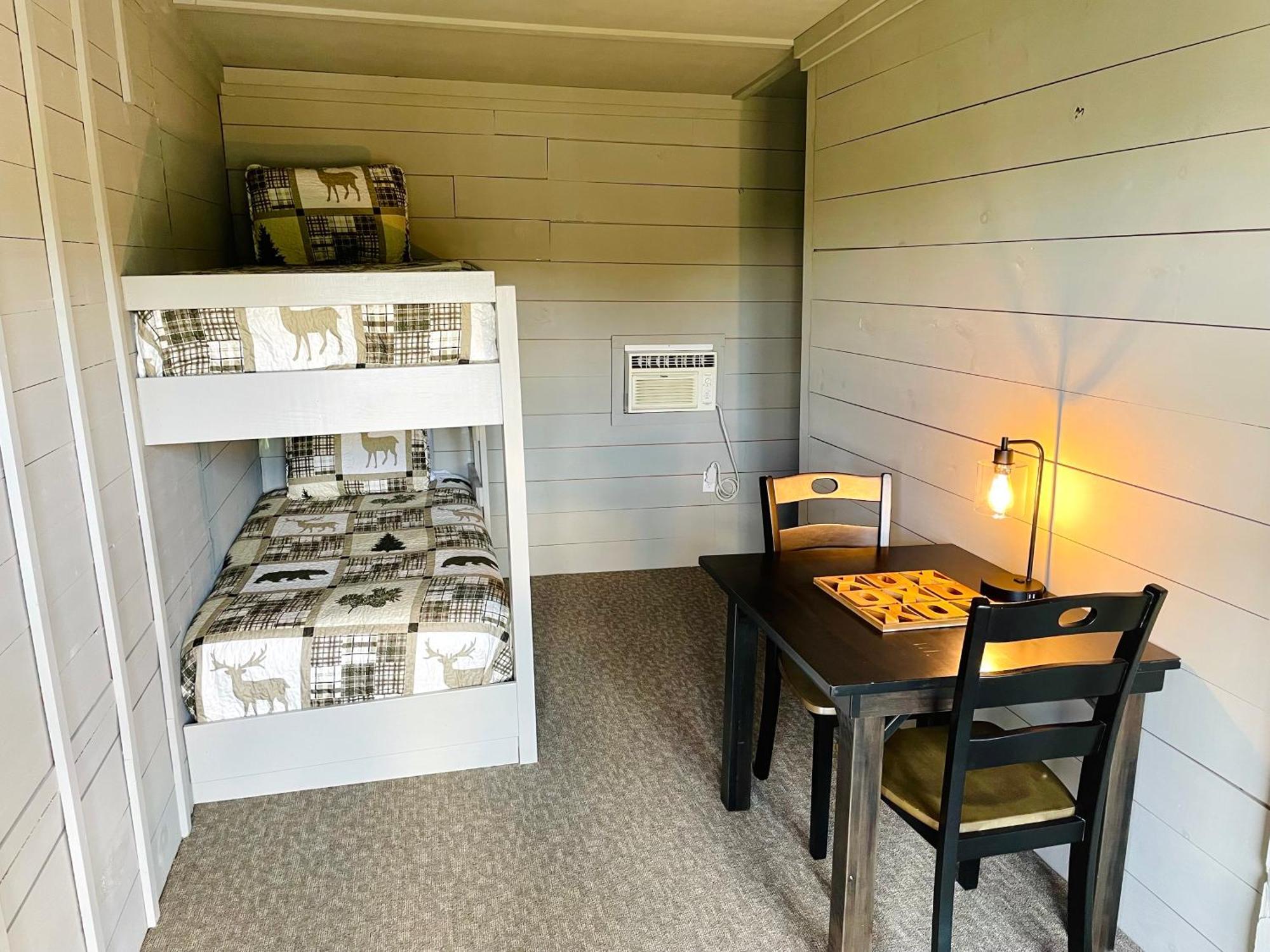 Waters Edge Lodge Lake George Luaran gambar